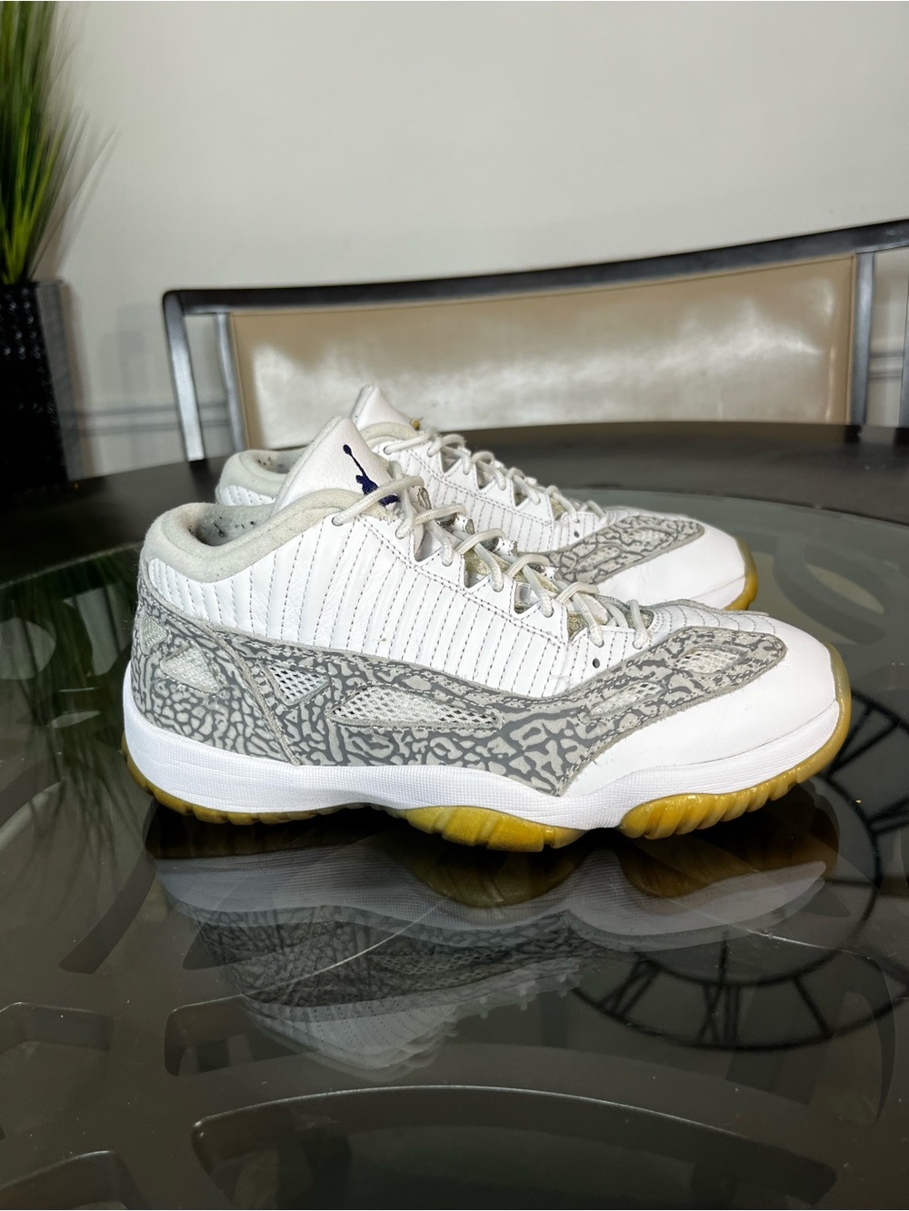 Nike Air Jordan 11 Retro IE
2015 Low Cobalt Sz 8.5 Men's